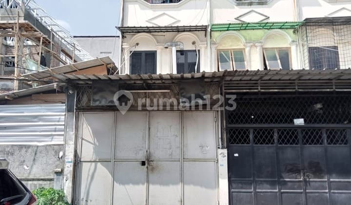 Dijual Ruko 3 Lantai di Jl. Utama Sakti II Wijaya Kusuma