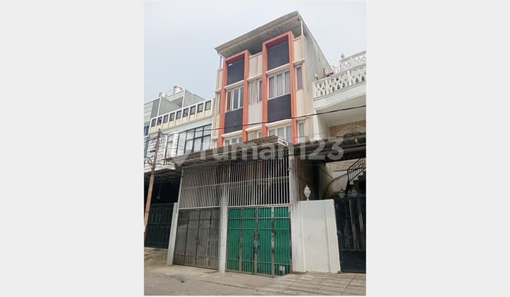 Ruko 3 Lantai di Jl. Teluk Gong, Penjaringan Kota Jakarta Utara