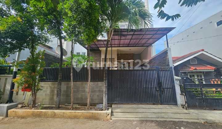 Rumah 2 Lantai di Perumahan Gading Griya Lestari, Cilincing