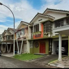 Dijual Rumah 2 lantai di Lippo Karawaci, Jl. Taman Hokaido bisa NEGO Dijual Rumah 2 lantai di Lippo Karawaci, Jl. Taman Hokaido bisa NEGO