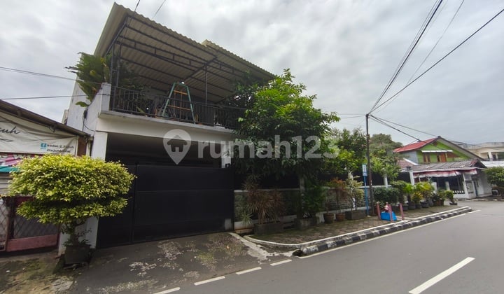 Dijual Rumah Hook 2 Lantai di Anggrek Rosliana Kemanggisan