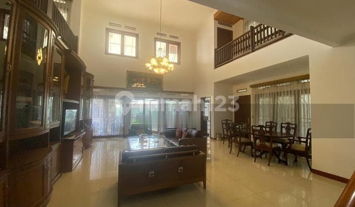 Rumah Mewah Setra Duta