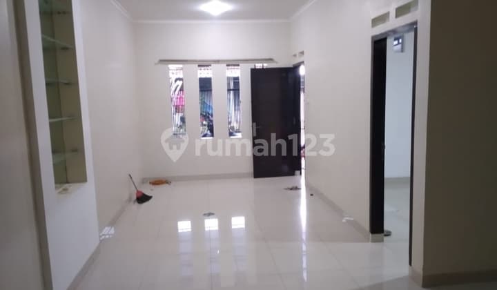 Rumah Minimalis Modern Cantik Siap Huni Sarijadi Jalan 2 Mobil