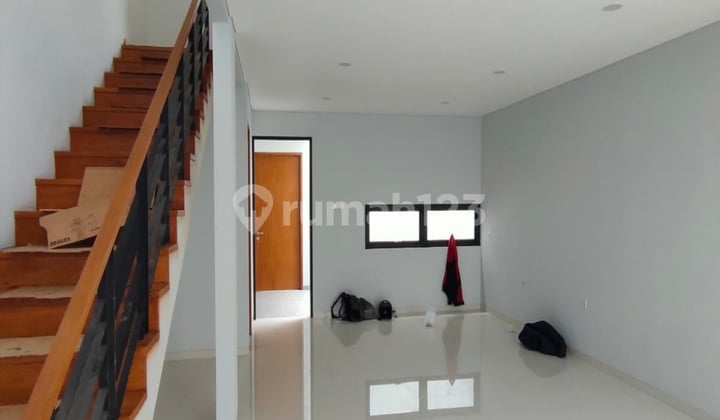 Rumah Baru Modern Minimalis Siap Huni Taman Holis Indah 2 Mainroad