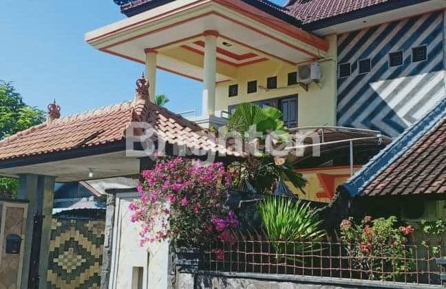 RUMAH CANTIK DAN LUAS DI PEDUNGAN