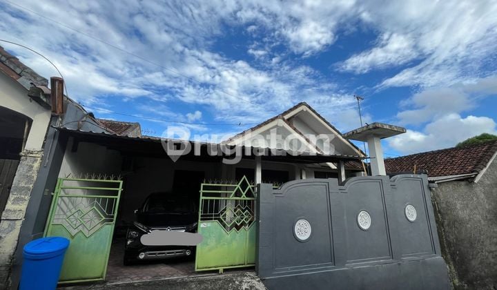 Rumah One Gate System di Sading