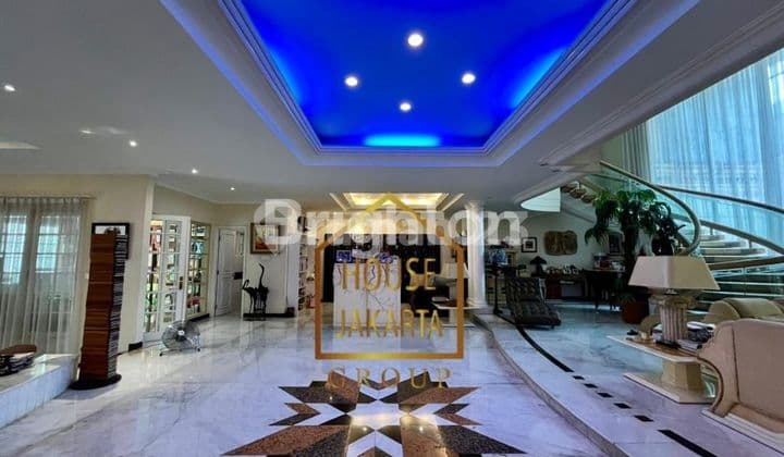 Rumah Mewah Dua Lantai Kuningan Jakarta Selatan