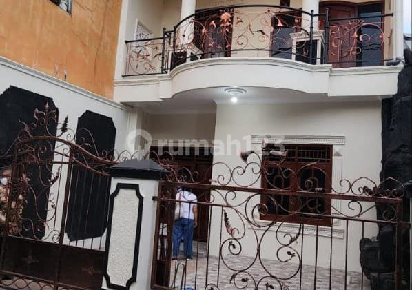 Rumah Desain Klasik Daerah Telukan Sukoharjo