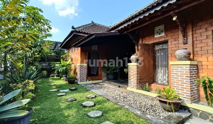 Rumah Serasa Villa Desain Jawa dengan Pendopo Kadipiro Solo