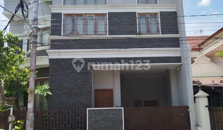 Rumah Cantik Siap Huni Lokasi Premium Purwosari Solo