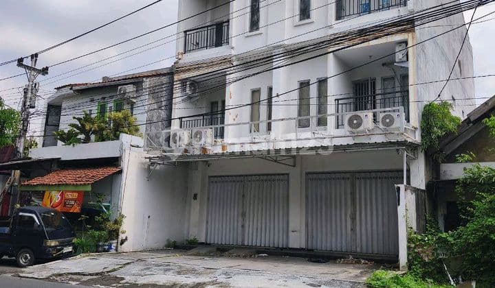 Ruko Gandeng Lokasi Strategis Daerah Ramai Tipes Solo