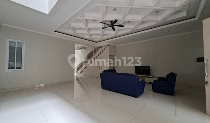 Nice 2-Story House Comfortable Environment Downtown Serengan Solo
