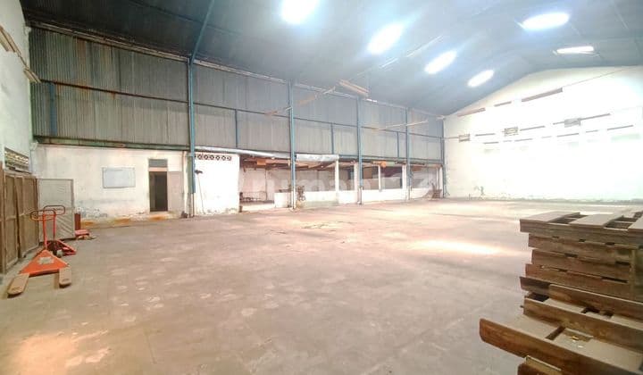 Strategic Warehouse in Serengan City Center, Solo