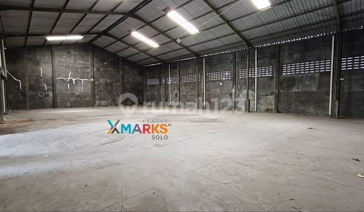 Murah Gudang Bonus 3 Ruko Akses Kontainer Kadipiro Banjarsari
