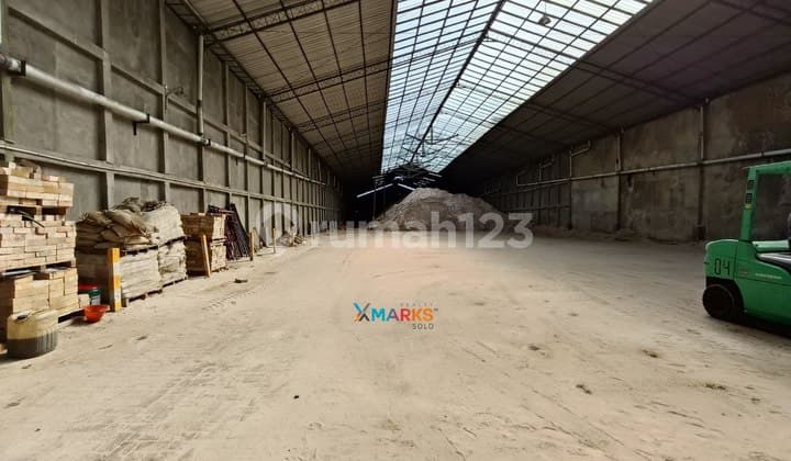 Gudang Zona Kuning Daerah Pergudangan Dan Industrisukoharjo