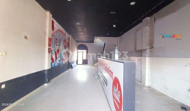 Ruko 3 Lantai Space Parkir Luas Kawasan Komersial Kartasura