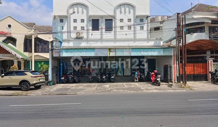 Ruko Strategis Pinggir Jalan Utama Dekat Mall Paragon