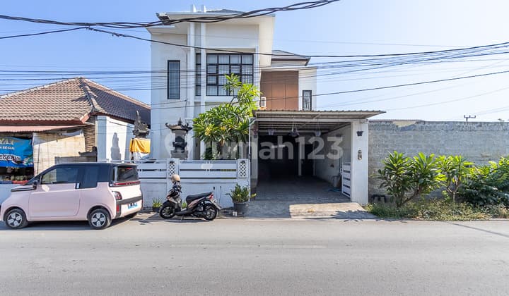 RUMAH MODERN MINIMALIS TIPE 170 DI TUKAD BADUNG, RENON