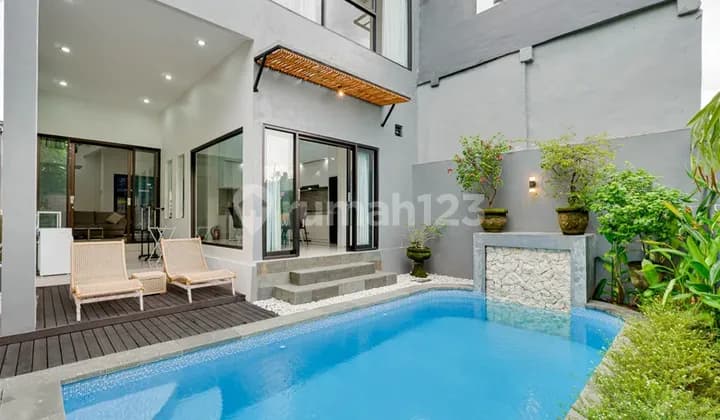 Bpf1779 Rumah Modern Semi Villa di Perumahan Gatsu Barat yang Sunyi