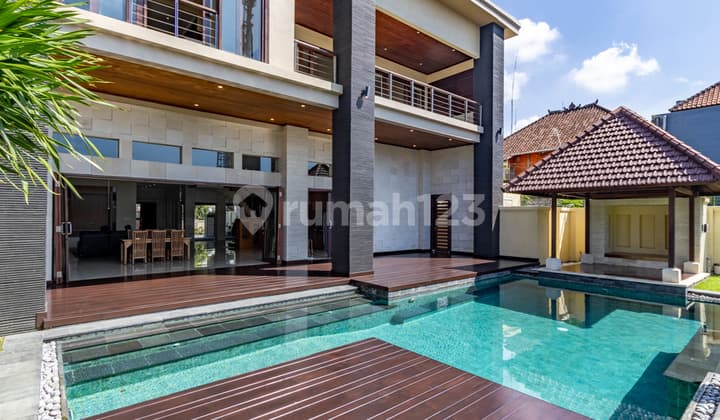 Rumah Mewah Modern 7BR Di Panjer Area Perkantoran