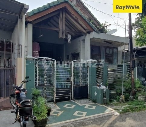 For Sale 2-story House in Kupang Jaya Surabaya For Sale 2-story House in Kupang Jaya Surabaya