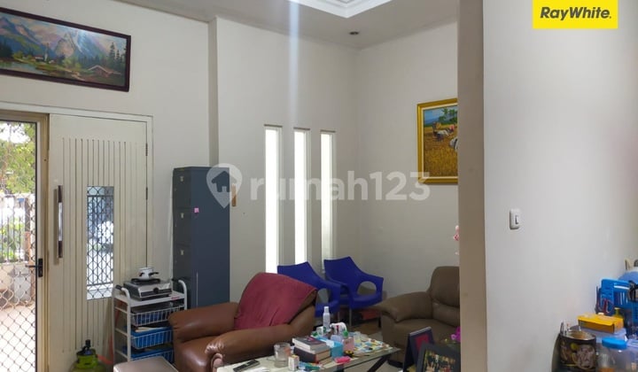 Dijual Rumah 2 Lantai SHM di Griya Babatan Wiyung Surabaya Dijual Rumah 2 Lantai SHM di Griya Babatan Wiyung Surabaya