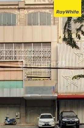 Disewakan Ruko 4 Lantai Pusat Kota di Jalan Dr Soetomo Surabaya