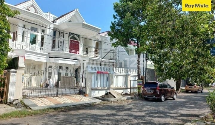 Dijual Rumah Mewah 3 Lantai SHM di Wisma Mukti Surabaya Dijual Rumah Mewah 3 Lantai SHM di Wisma Mukti Surabaya