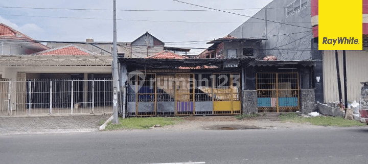 For Rent 2-Story House in Barata Jaya Surabaya For Rent 2-Story House in Barata Jaya Surabaya