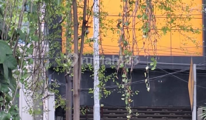 Disewakan Ruko 4 lantai di Jalan Raya Mayjen Sungkono Surabaya
