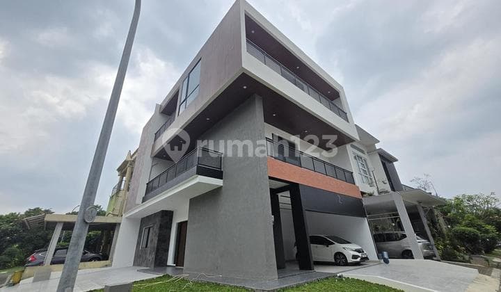 DIJUAL RUMAH MEWAH ADA LIFT 3 LANTAI FLAMBOYAN ALAM SUTERA
