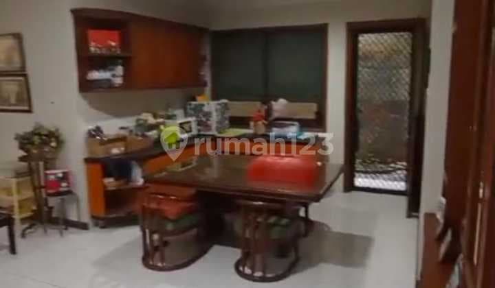 Rumah Bagus Terawat Graha Family 2 Lantai