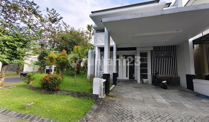 Royal Residence Hook House Furnish