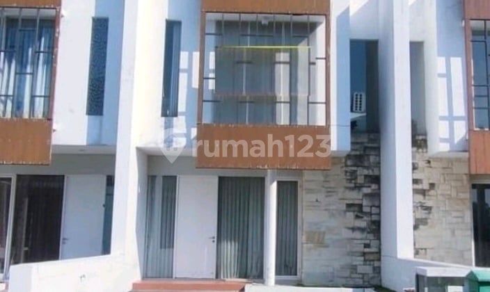 Rumah Royal Residence Wiyung Furnish