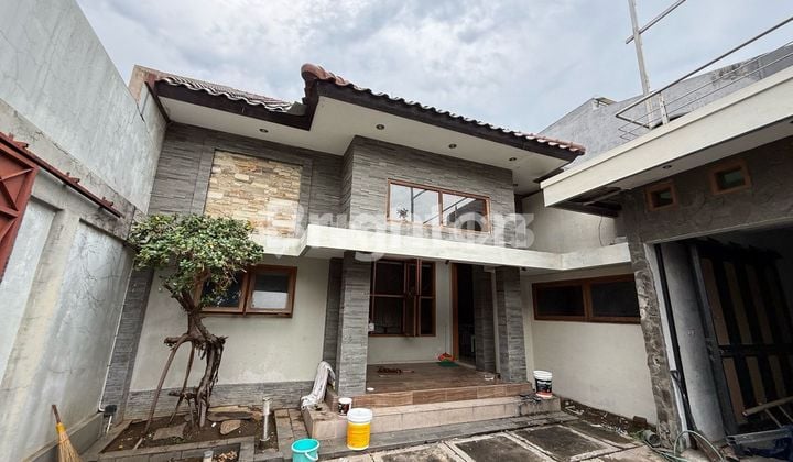 RUMAH DI SOLOBARU!! LINGKUNGAN NYAMAN, DEKAT MALL PAKUWON, THE PARK DAN OFFICE AREA!!! ISTIMEWA