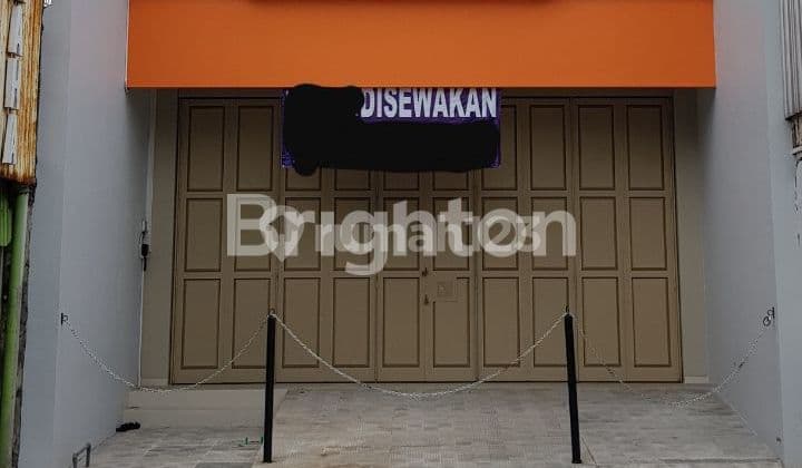 RUKO SIAP PAKAI!! TENGAH KOTA, JALAN YOS SUDARSO!! ADA LOKASI PARKIR! ANTI BANJIR!! LEBAR DEPAN 5,5, BANGUNAN 3 LANTAI KOKOH DAN TERAWAT
