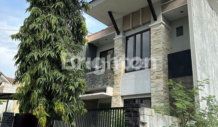 RUMAH TENGAH KOTA SOLOBARU!! 2 LANTAI, HANYA 50 M SAJA DARI MALL PAKUWON DAN THE PARK MALL SOBA