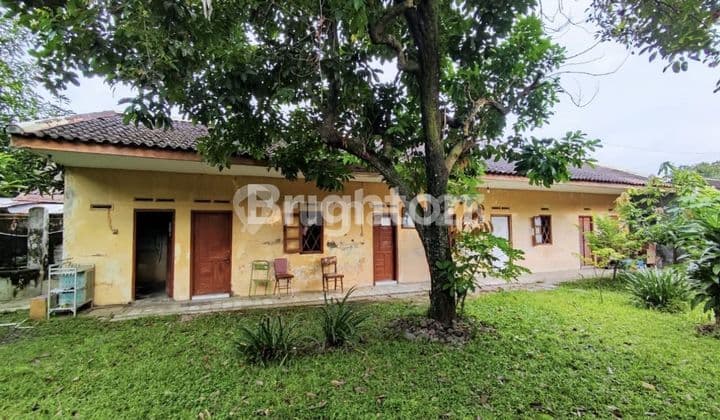 RUMAH ASRI DAN NYAMAN!! LOKASI TENGAH KOTA SOLO!! ISTIMEWA