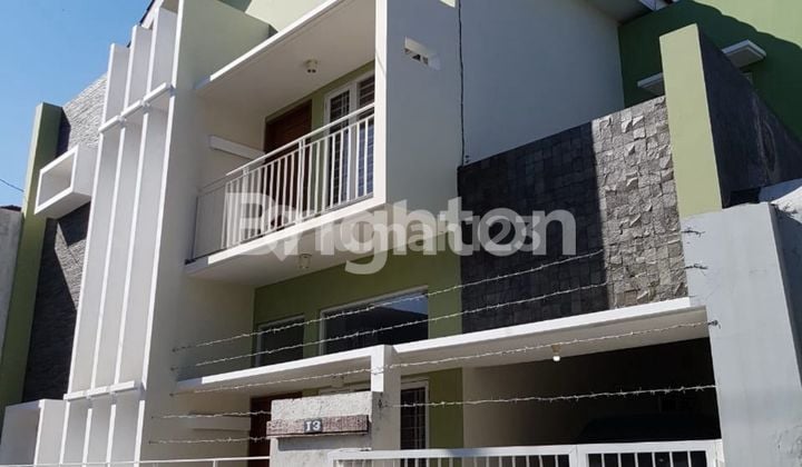 RUMAH TENGAH KOTA SOLO, DEKAT MALL DAN BALAIKOTA SOLO, KONDISI BAGUS DAN LAYAK HUNI