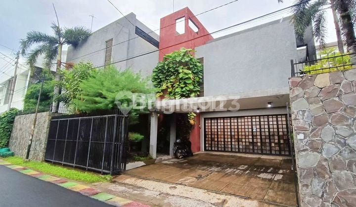 RUMAH MEWAH SIAP HUNI DI TENGAH KOTA SOLO, AREA VETERAN, DEKAT PAKUWON MALL SOLOBARU!! MINIM RENOVASI