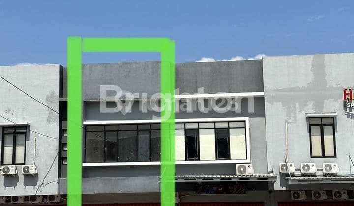 RUKO SIAP PAKAI!! AKSES BAGUS! BANGUNAN KOKOH DAN TERAWAT! ADA AREA PARKIR YANG LUAS