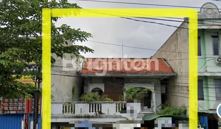 RUMAH TENGAH KOTA!!! LOKASI STRATEGIS! DEKAT KEMANA MANA!! TIDAK BANJIR! ROW JALAN 6 MOBIL PAPASAN!! ADA AREA PARKIR!! LANGKA