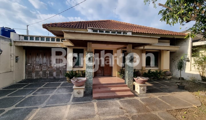 RUMAH MEWAH TENGAH KOTA!!! MEWAH DAN SIAP!!!!