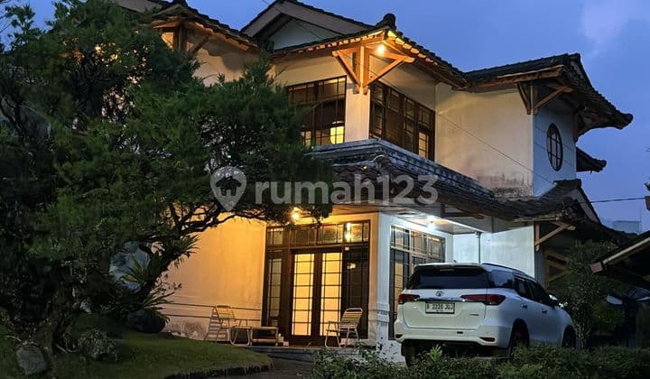 Rumah 2 Lantai Bagus Semi Furnished di Puncak, Bogor
