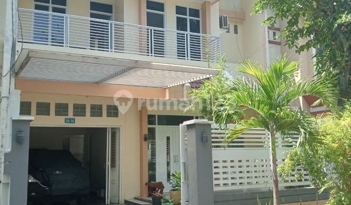 Rumah Bagus Siap Huni & Furnished Tepi Jalan Raya