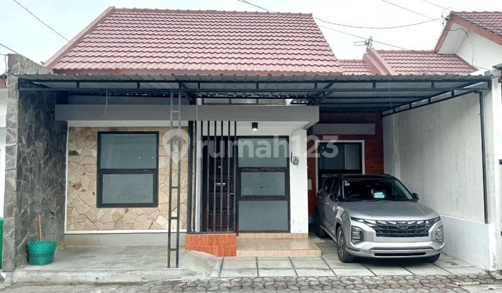 Clean House Near Dr. Oen Hospital in Sukoharjo