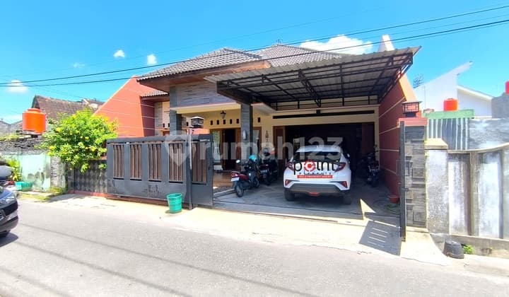 Rumah Mewah 1 Lt Bagus Luas Di Banyuanyar Dekat Jalan Raya