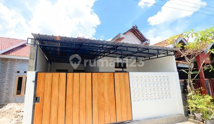 Rumah Baru Bonus Pagar Canopi Nusukan Solo
