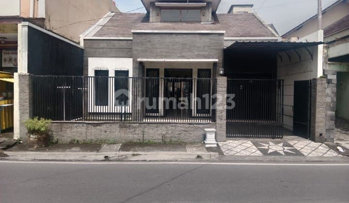 Rumah Strategis Bagus di Tengah Kota Solo