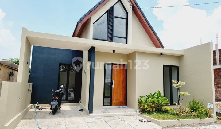 Rumah Modern Pesan Bangun di Cluster Sukoharjo